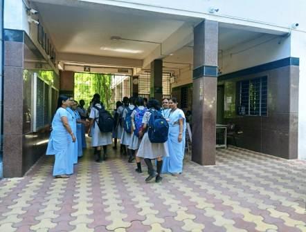 X & XII std. students welcome by Blue House on 05.06.23